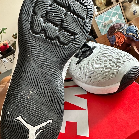 Athletic_Shoes